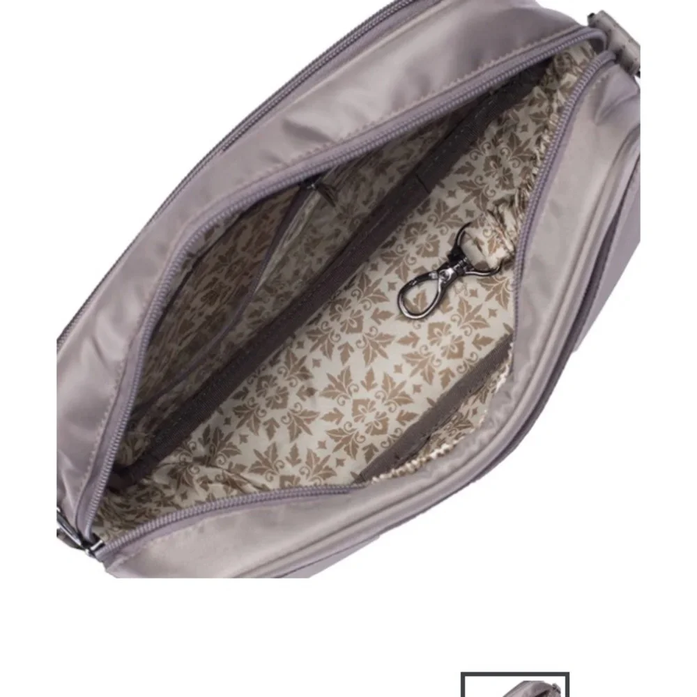 NEW! Cute “lug” Gray Quilted Crossbody Bag - Picture 8 of 11